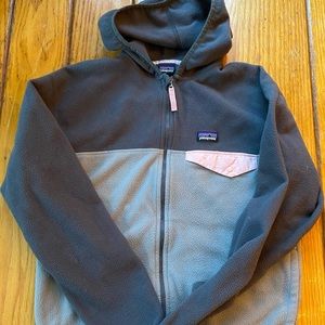 Patagonia Girls - lightweight zip up sweater or fleece